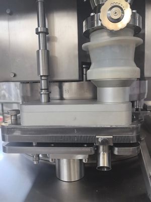 25mm Tablet Automatic Rotary Tablet Press Machine with 100kN Pressure and 40r/min Turret Speed προμηθευτής