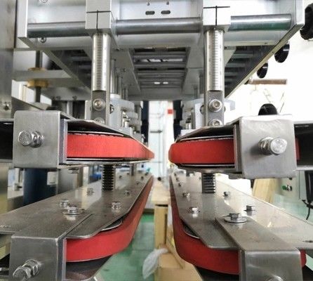 Το βάζο μπουκαλιών κονσερβοποιεί την ταχύτητα μηχανών κάλυψης τύπων βιδών 30-60 μπουκάλια/λ. προμηθευτής